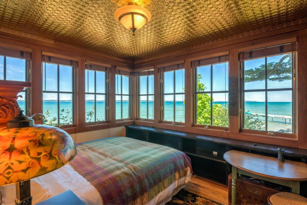 The Spring Lighthouse B&B Elk Rapids Esterno foto
