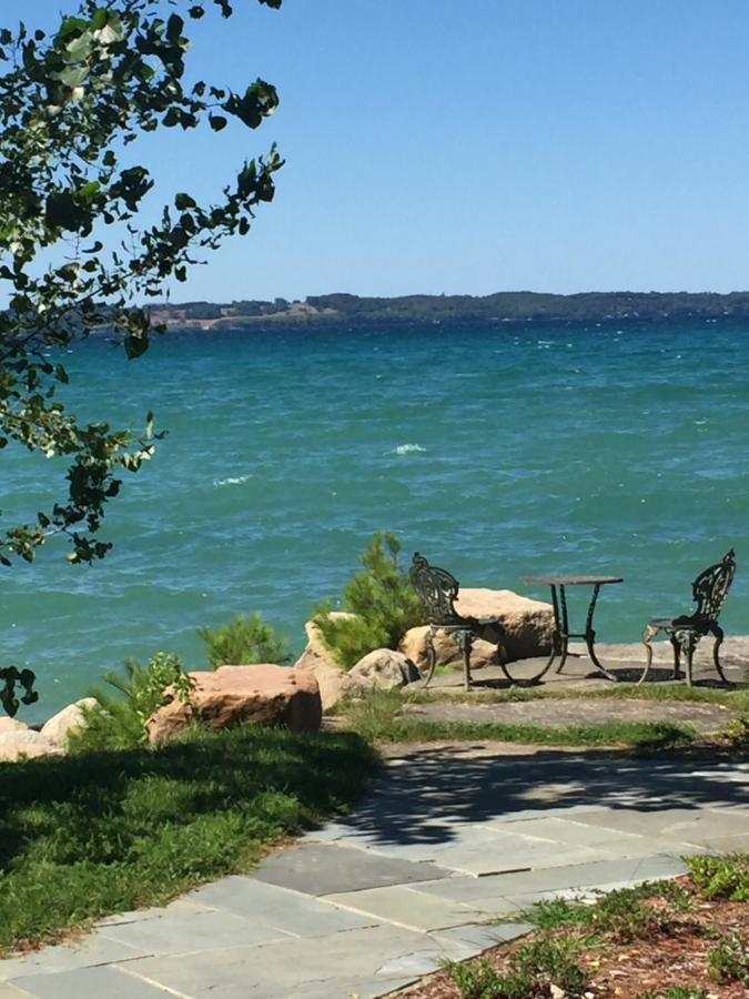 The Spring Lighthouse B&B Elk Rapids Esterno foto